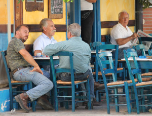 Vormittags in einem Kafenion auf Kreta