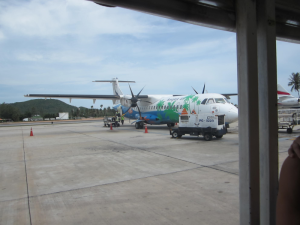 Propeller-Flugzeug vor dem Start ach Griechenland